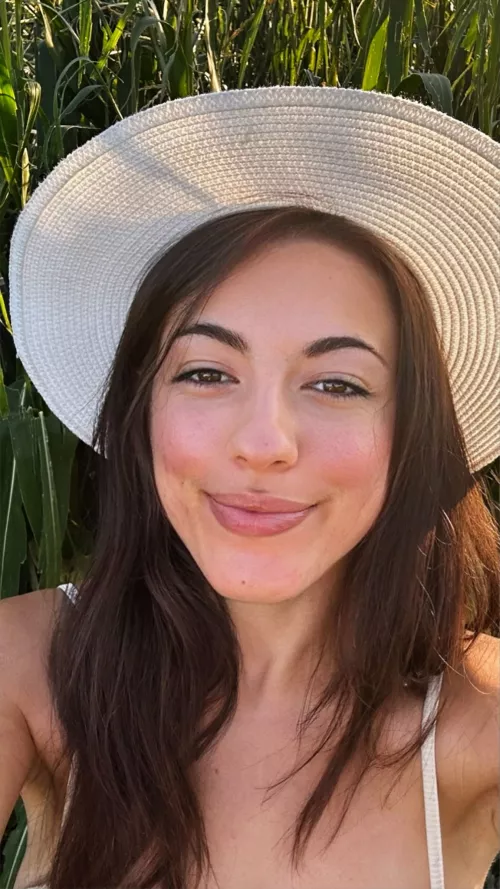 Just a face of a girl happy about her life F19 [IUTR]