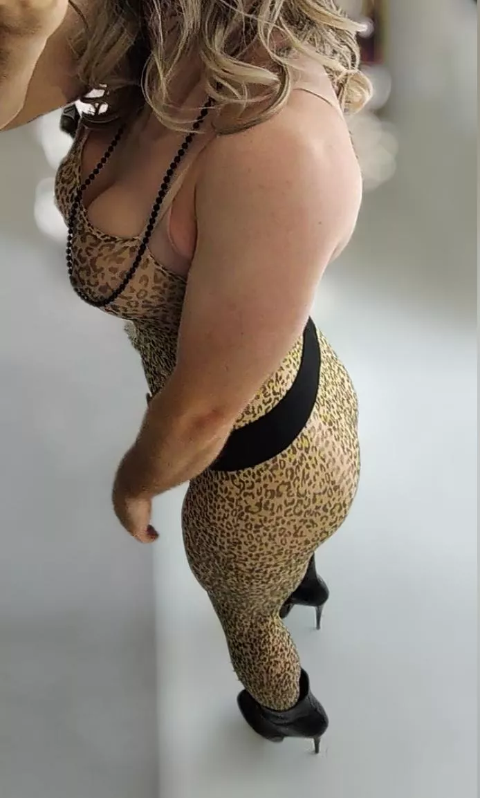 Kitty needs milk🤭💦