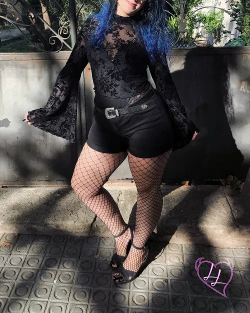 @love.of.lilith your blue haired goth gf
