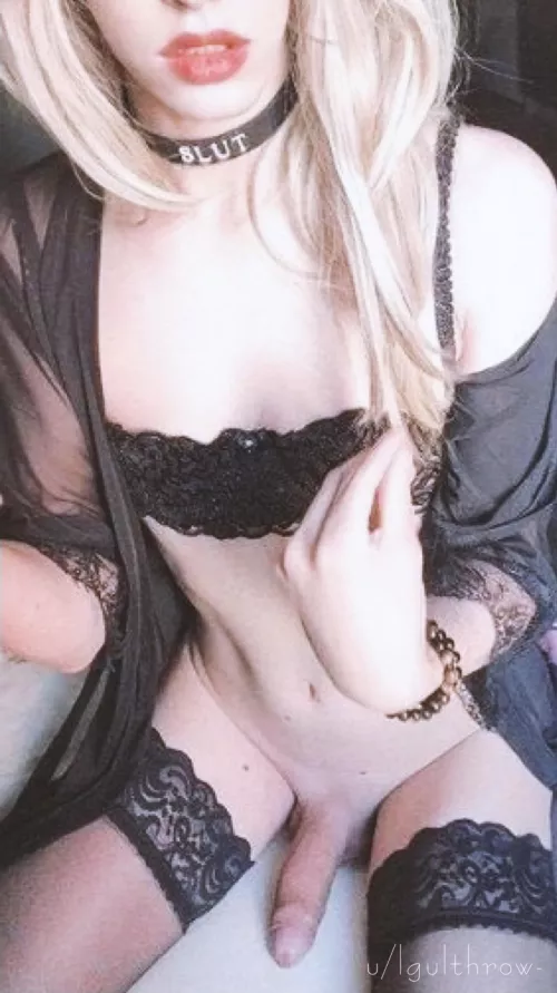 my collar says I’m a slut, but I’m actually really shy 😳