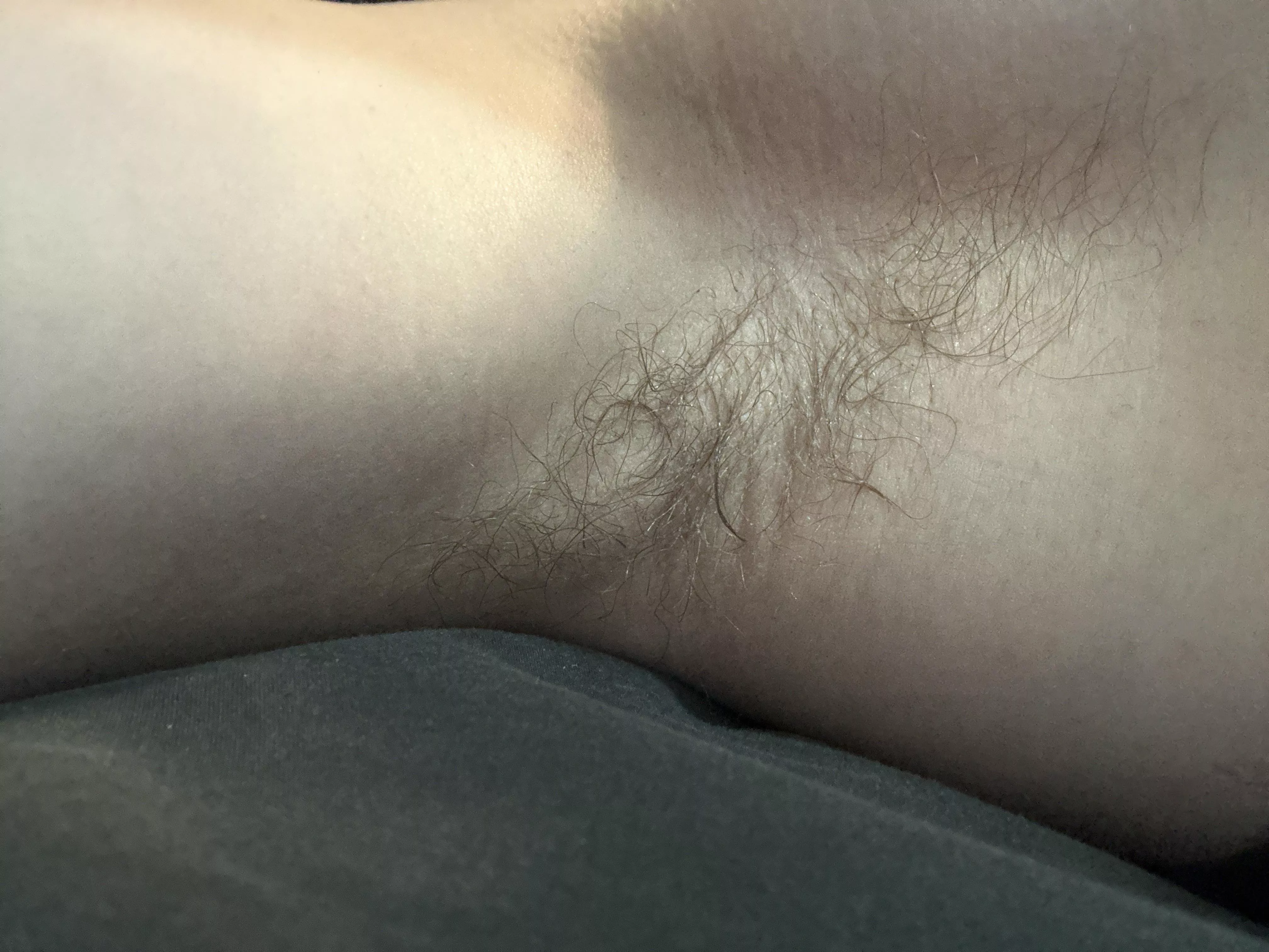 My pits are sweaty and looking for someone to cuddle it