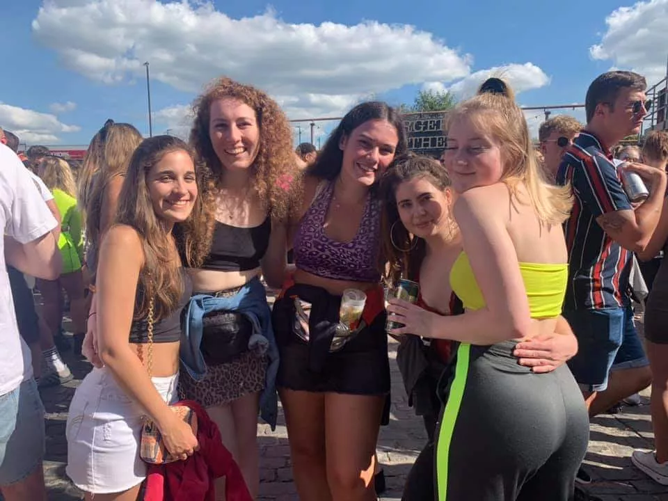 Rank these festival girls