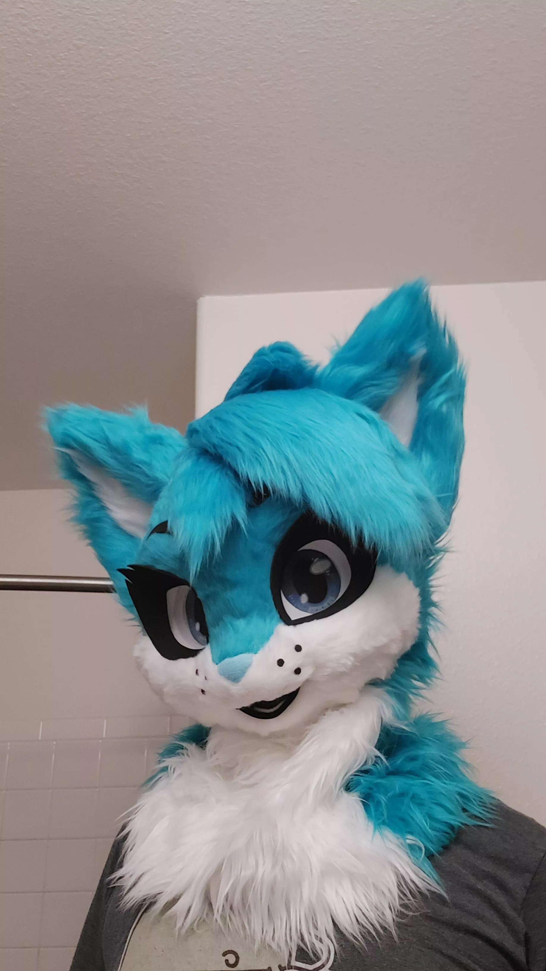 Recently made a new design for my fursuit head! Hope y'all like it!