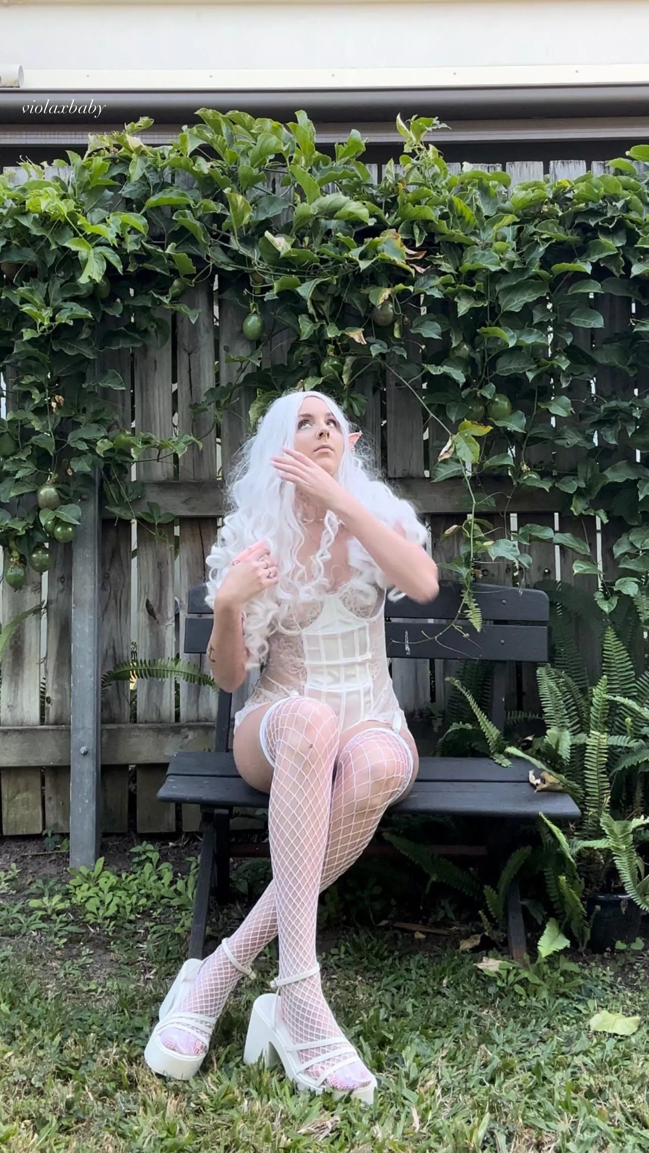 Searching for an Elven Prince among a garden of thieves [F]