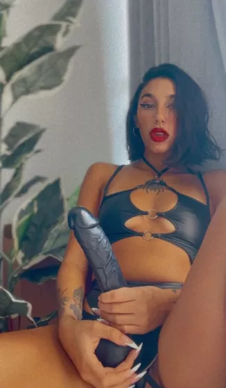 U are gonna beg me to fuck u because that's what little whores like u do.