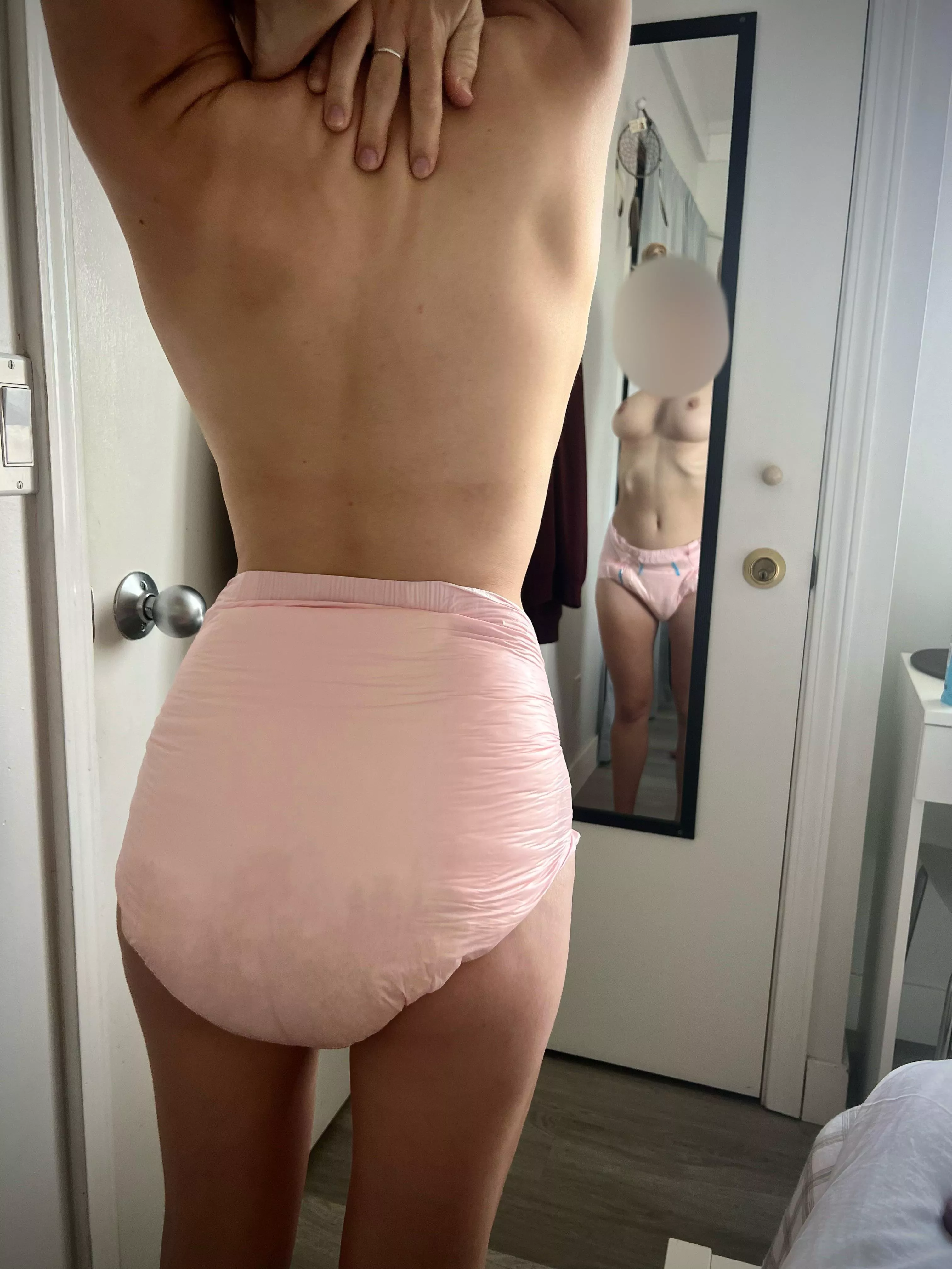 Wet morning diapers and titties.. but which do you love more? 💁🏼‍♀️