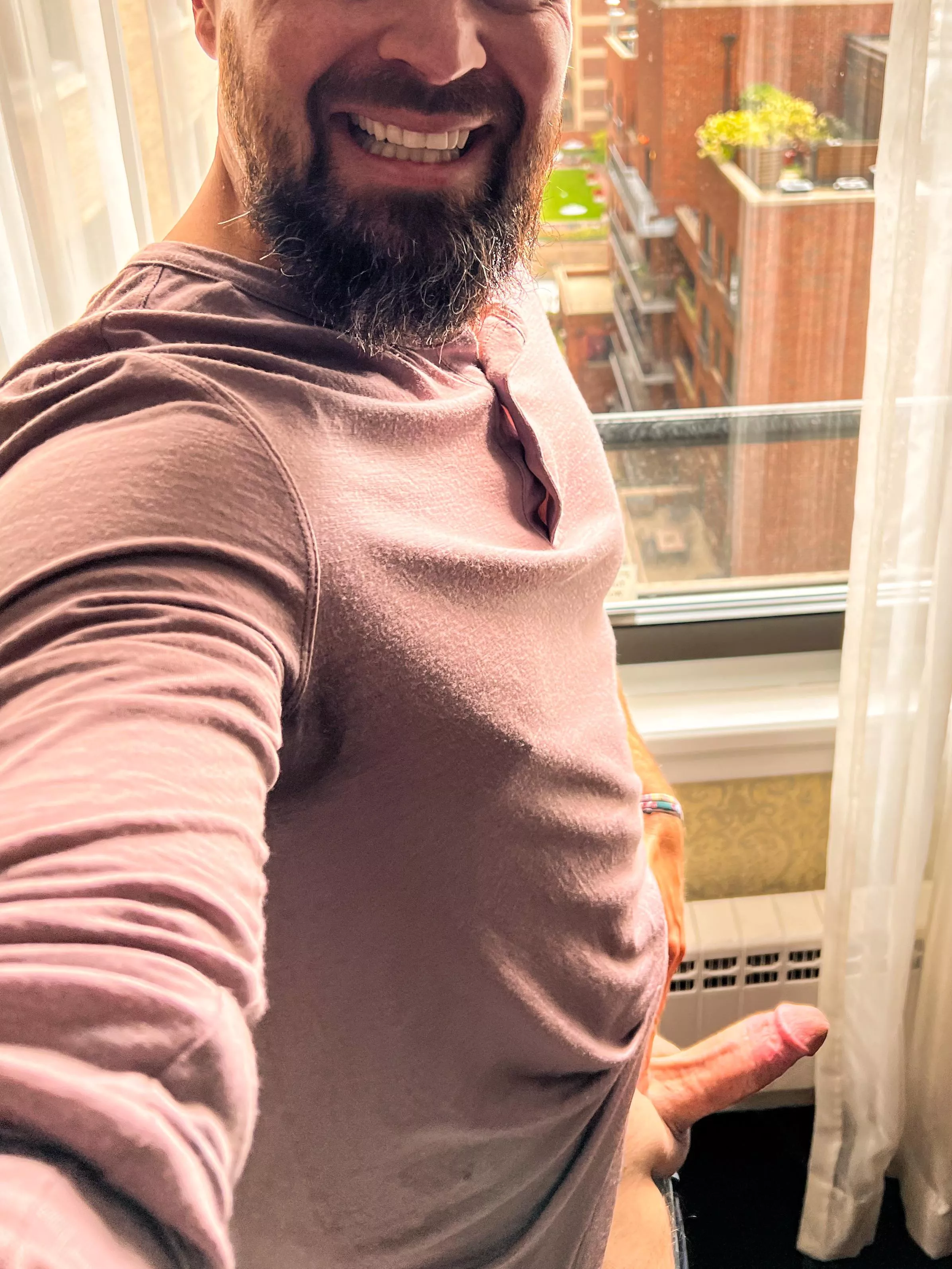 Would you stare if you saw me taking pics in the window? 👀