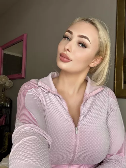 23F after dinner selfie <3