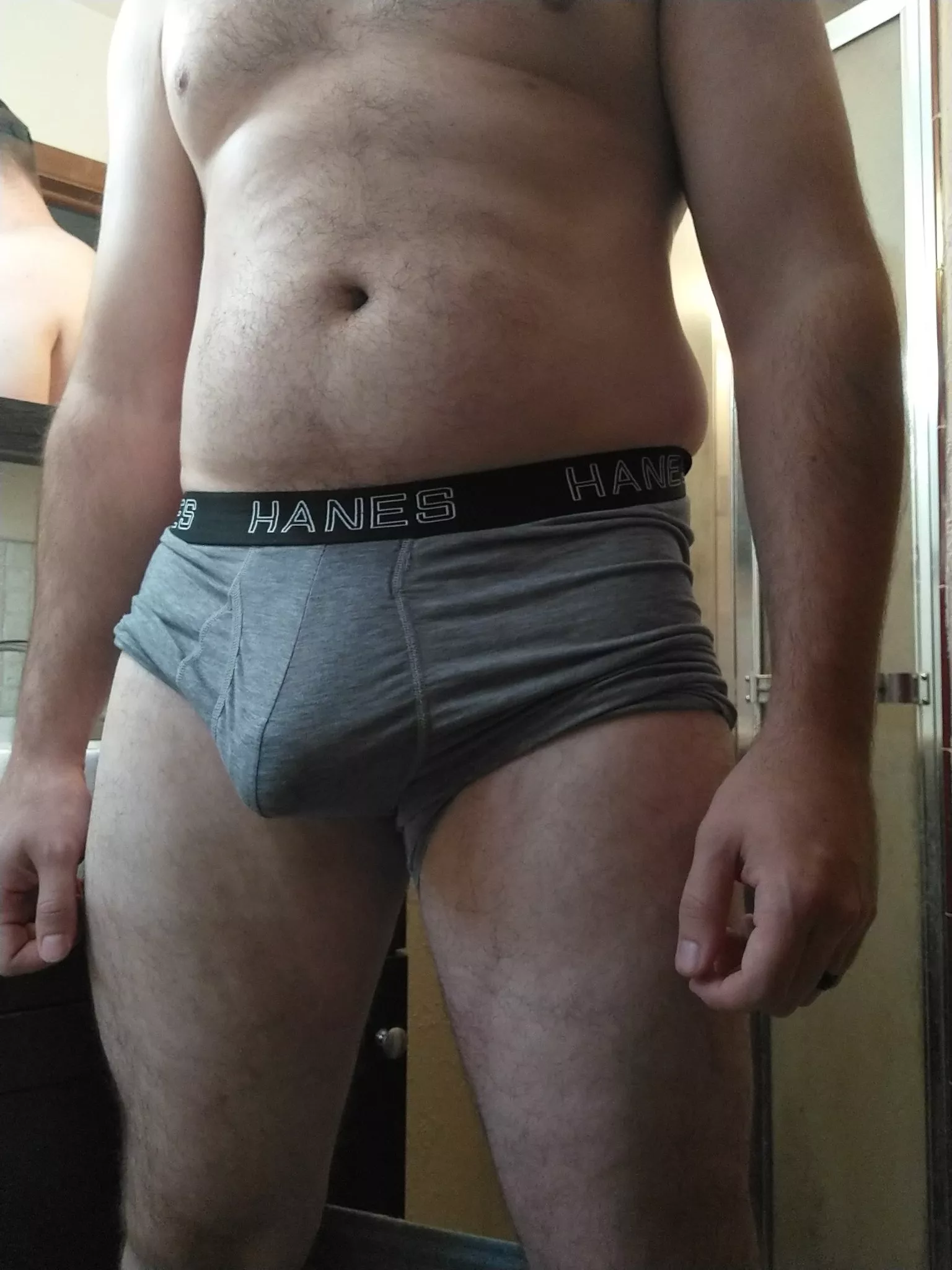 (31)Little chubby dad bulge anyone?