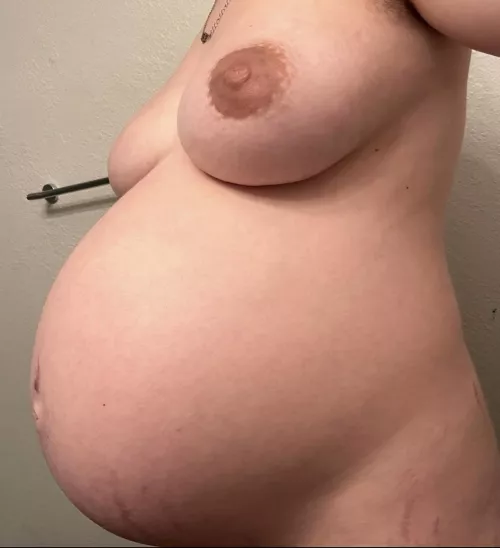 Eight months ago we hooked up. Then I send you this pic. WYD?