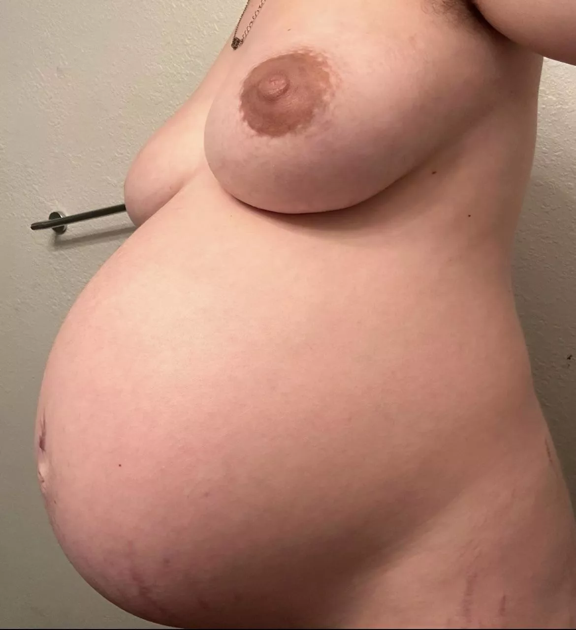 Eight months ago we hooked up. Then I send you this pic. WYD?