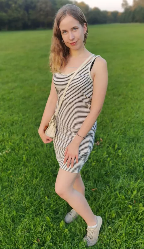 I don't see many tight dresses for the day in this sub, so here is one ✌️