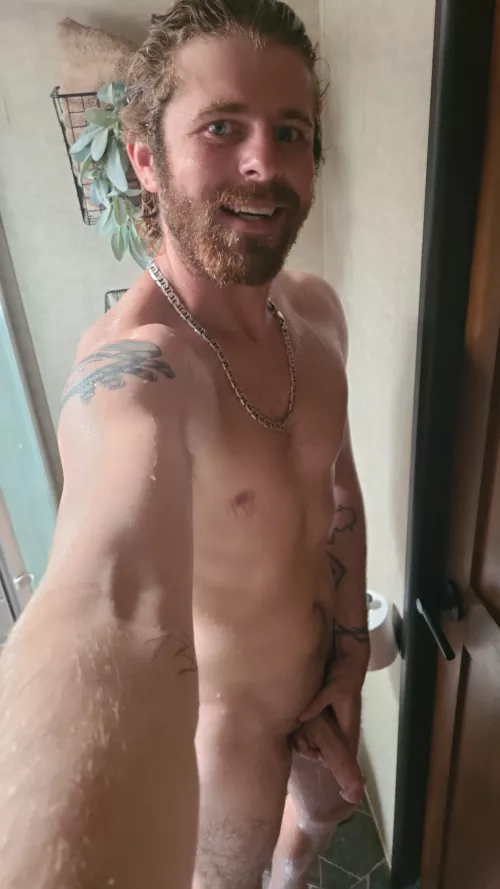 Just your average after work daddy selfie😈