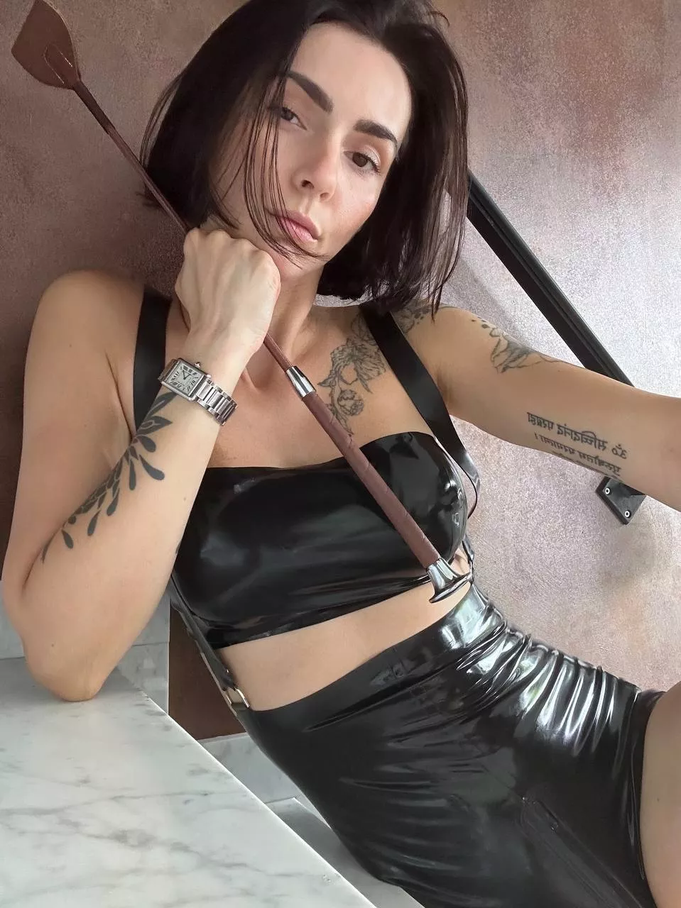 Leave a 🖤 if you love tight black latex suits