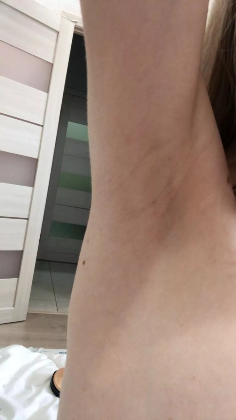 My armpit wanna be licked