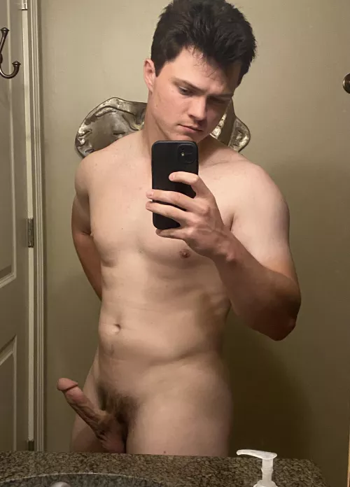 My little buddy curves up 🤷