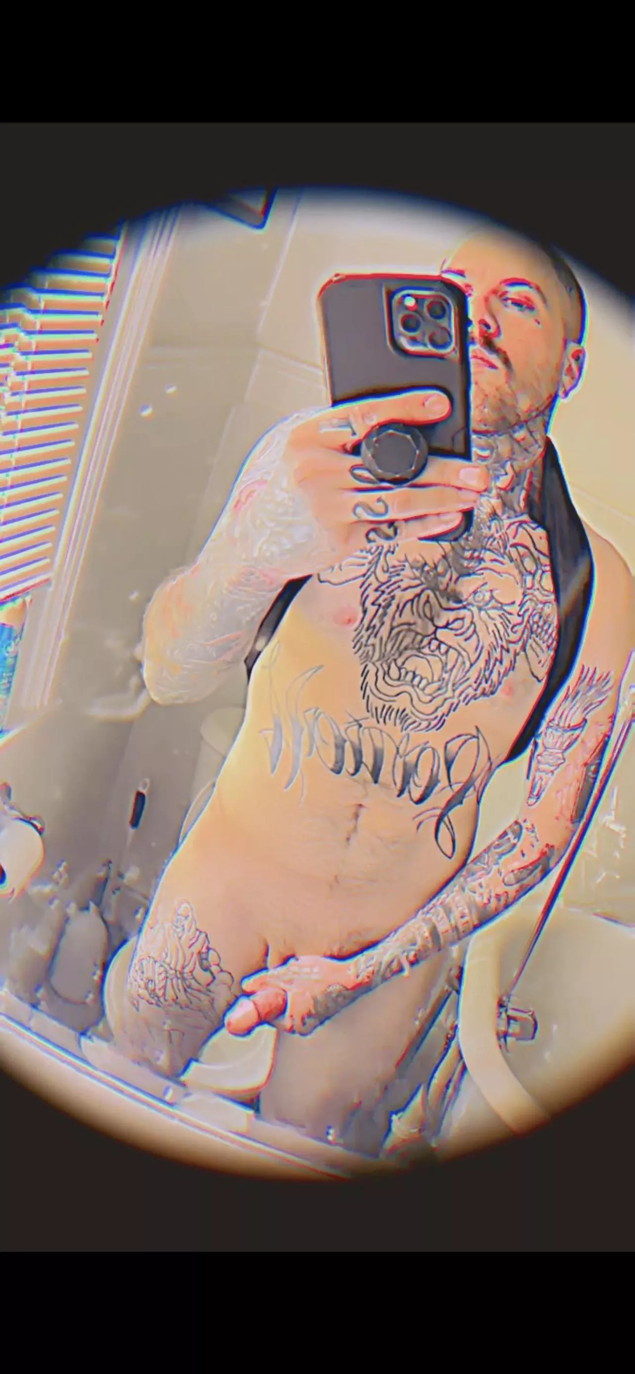 Need someone to play with 🖤