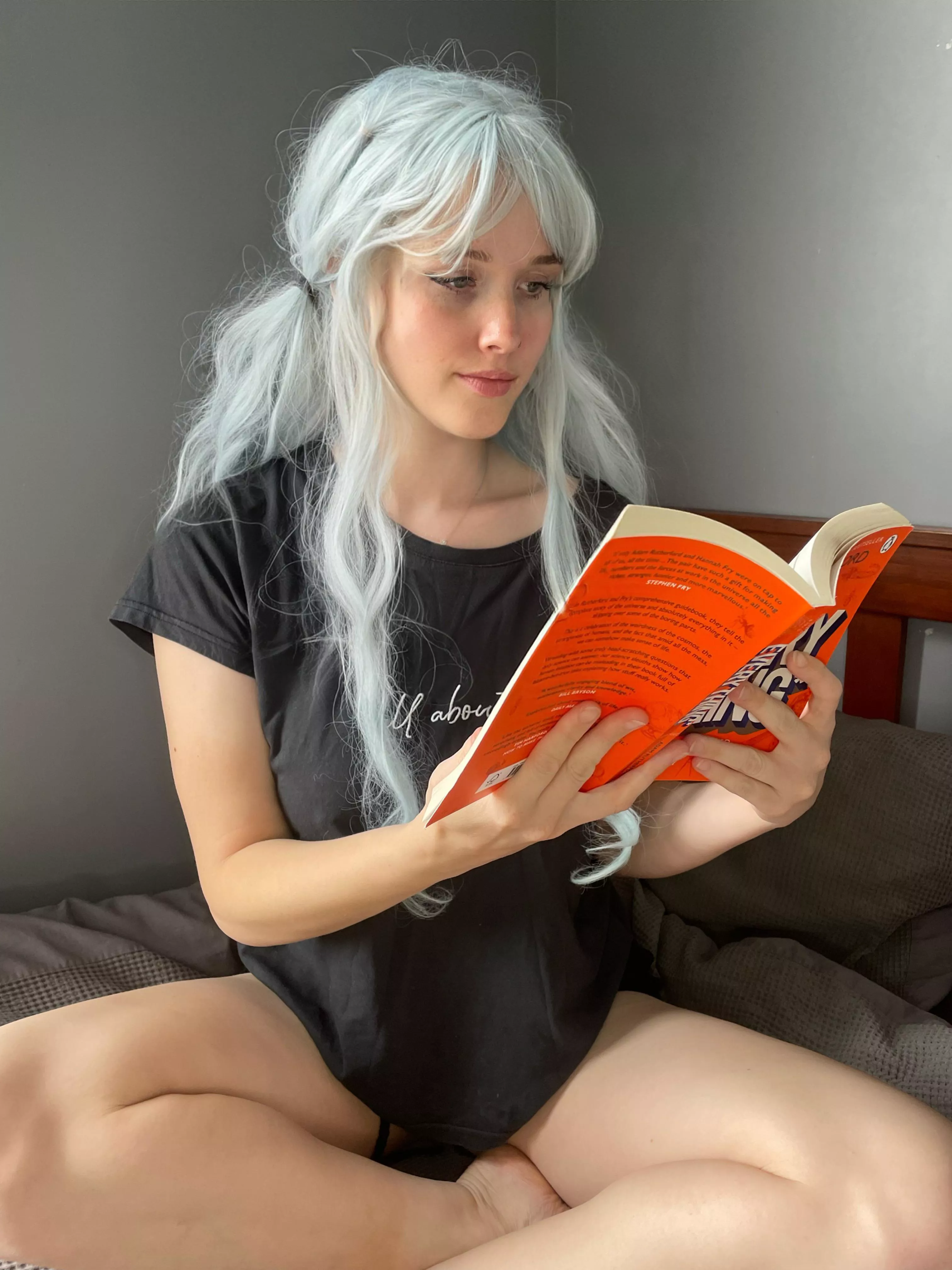 Only talk to me if you wanna see me (Mg,Fe)Si8O22(OH)2