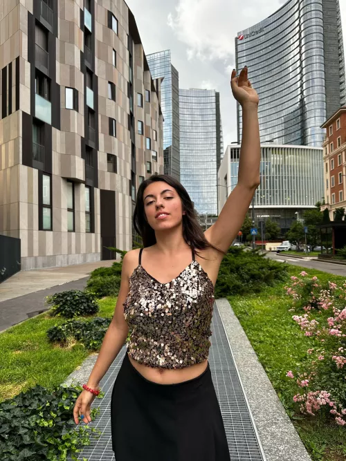 The gentle touch of the wind in my skin F19