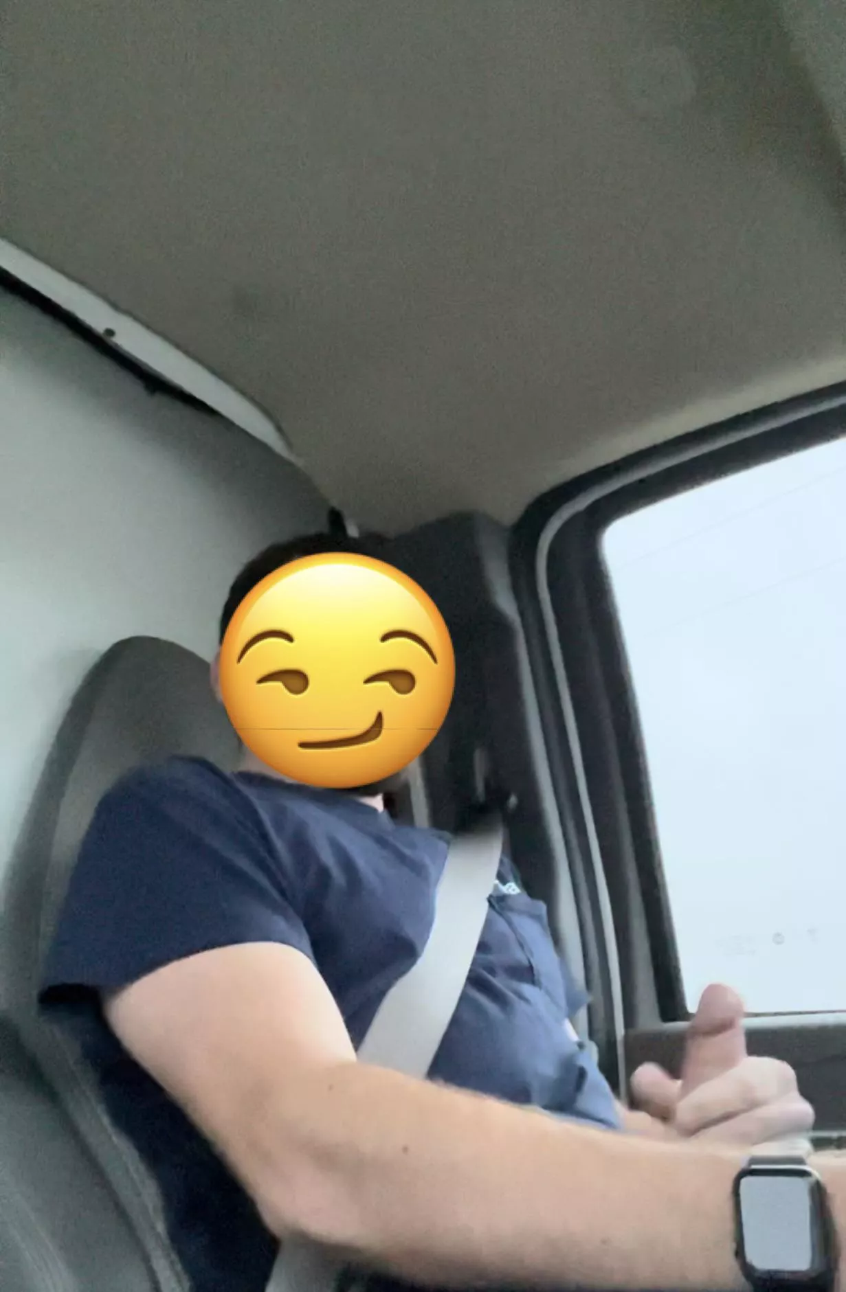 Who wants to watch me bust in my work truck?🤤