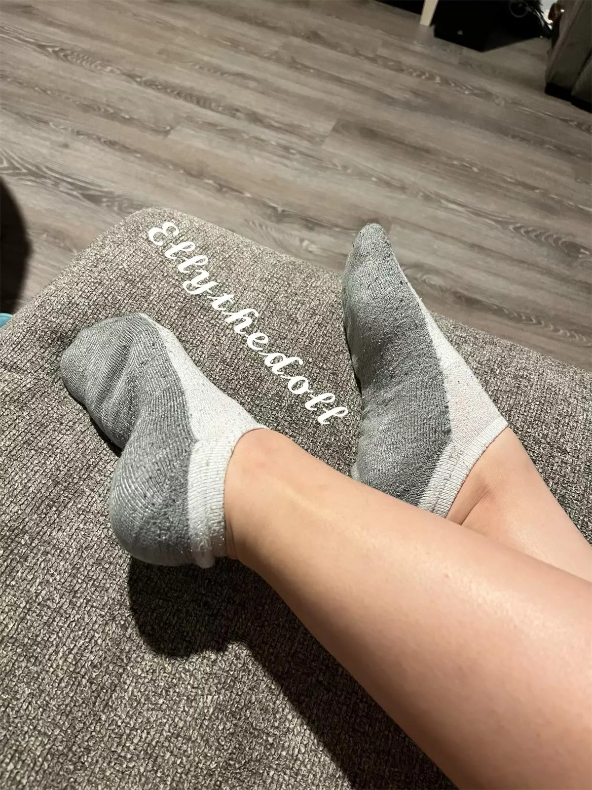 Your nose belongs against my soles 🤍