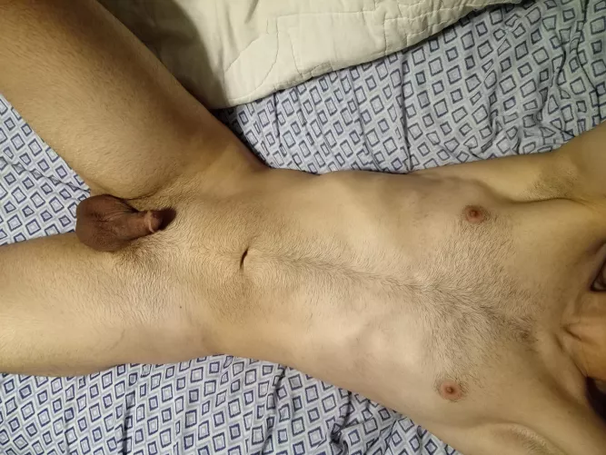 32 (m) how do I look in this picture?