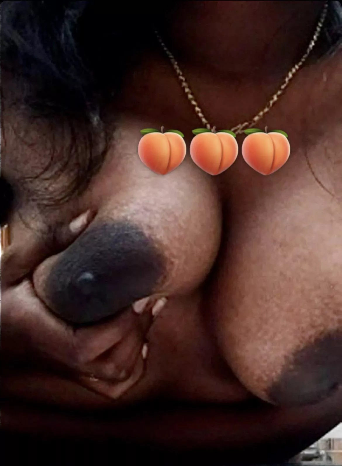 Any suckers for brown nipples💦