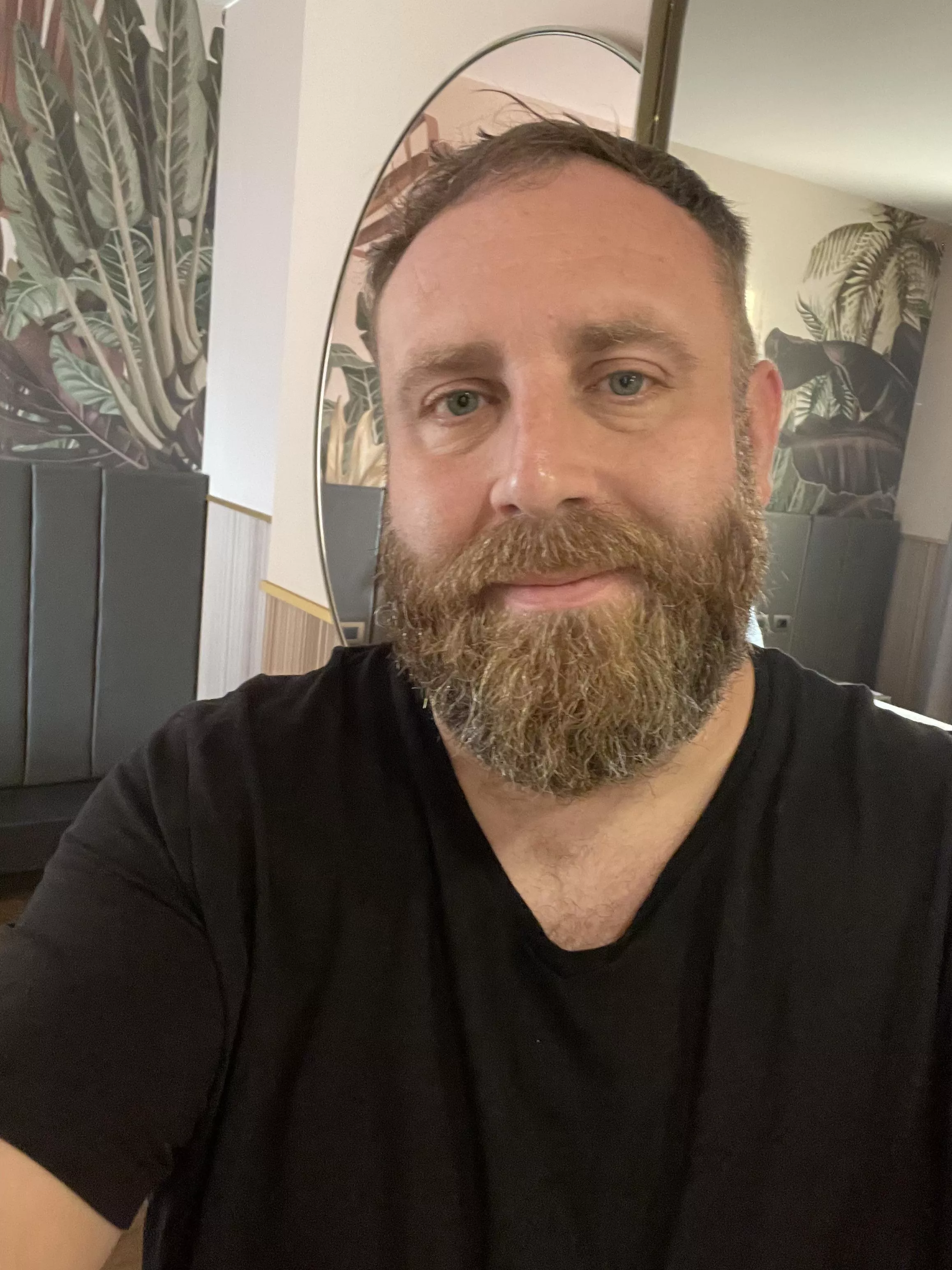 Happy Friday Guys 😊