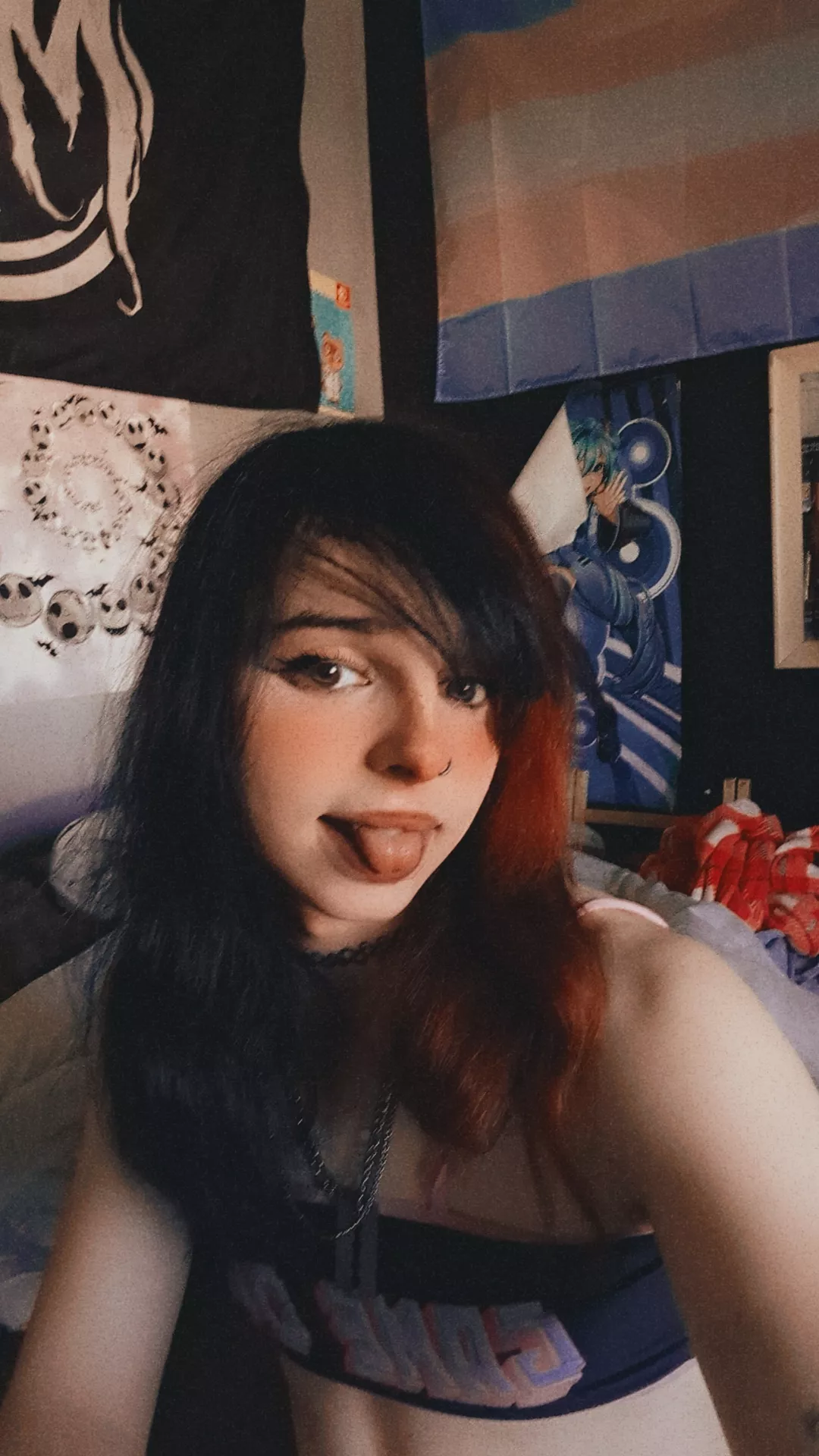 Hi your local emotional support trans girl here to give out some hugs ❤️🖤❤️🖤❤️🖤❤️🖤❤️