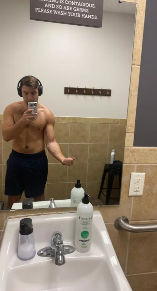 I love how my forearm veins look after a good pump at the gym