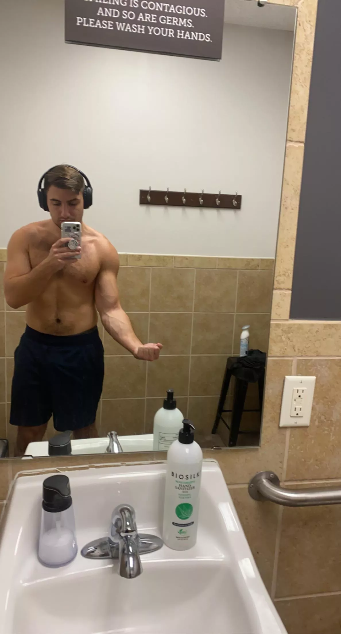 I love how my forearm veins look after a good pump at the gym