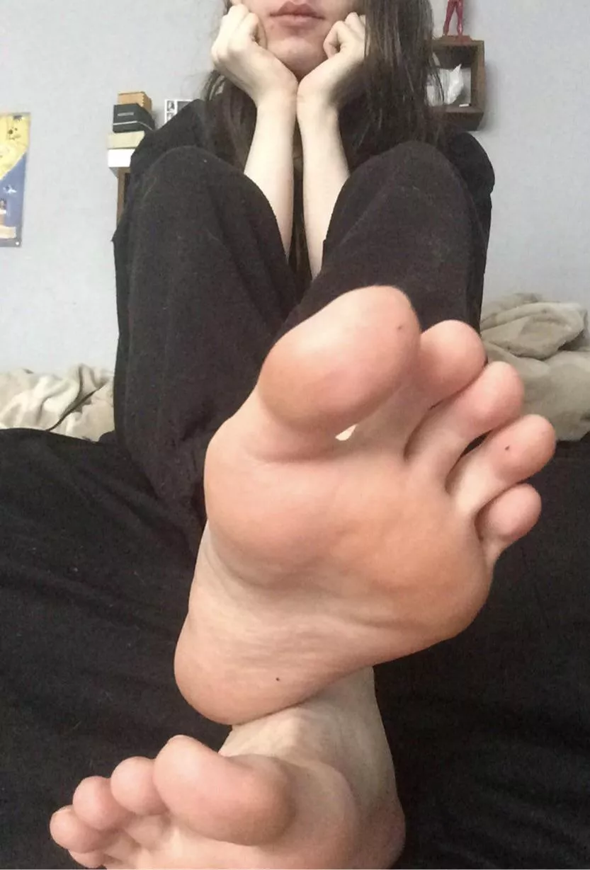 I need a foot rub 🤭