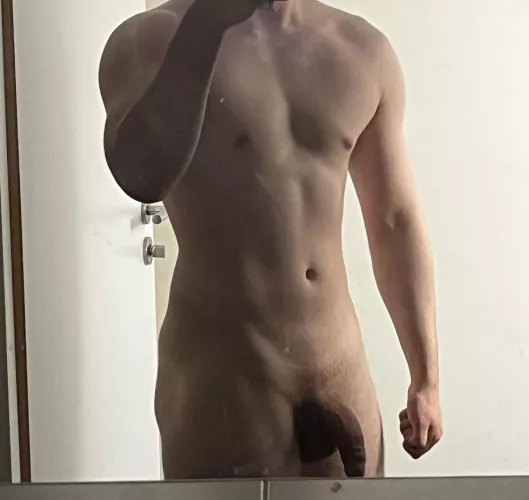 (M) who wants to rate me?