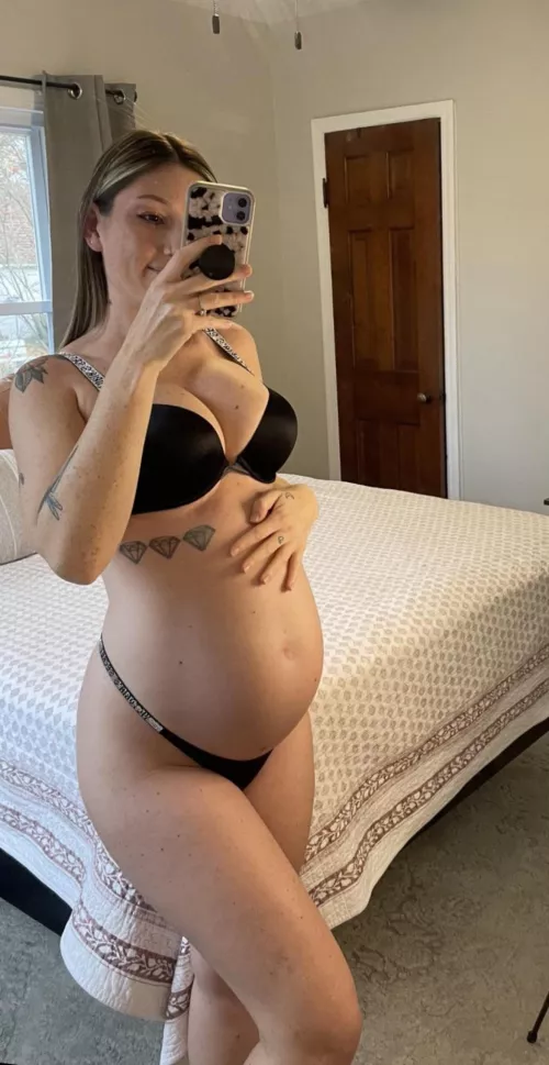 Pretty little pregnant body