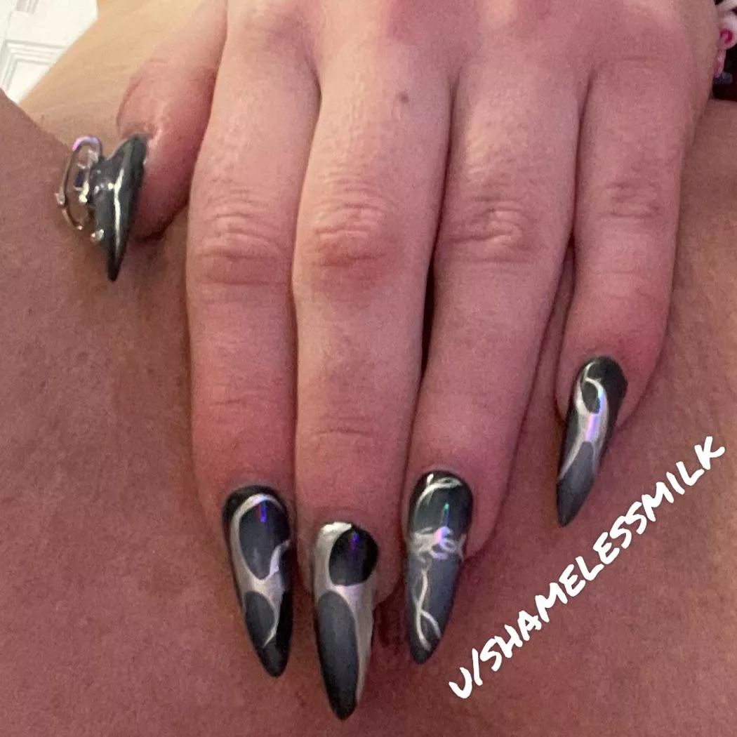 They did not last long at all. Thank god my best friend / usual tech should be free today.