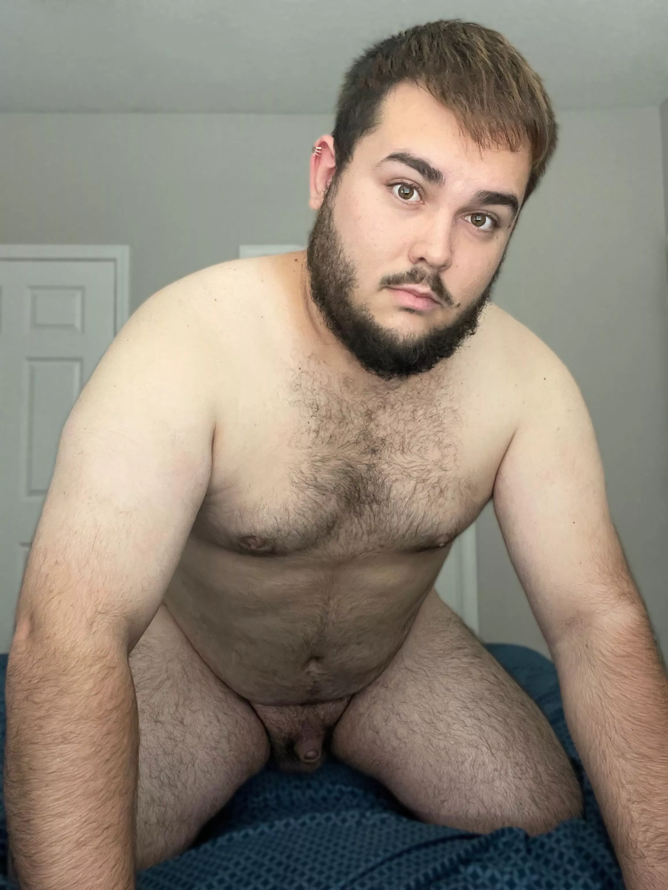 would it be gay to share the bed?