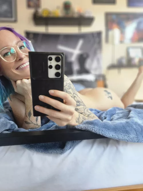 Would you date a purple haired tattooed nerd?