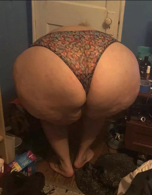 Yum! Am I giving you a good view?