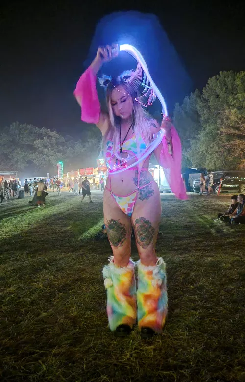 A wild rainbow kitty in her natural environment 🌈 ✨️