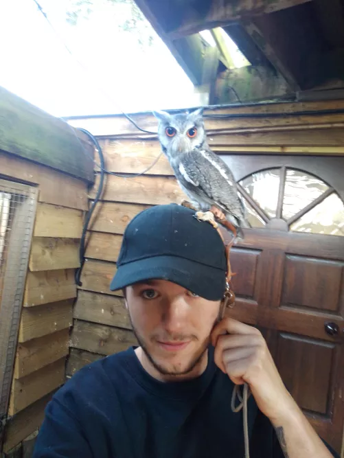 All eyes on you 😝