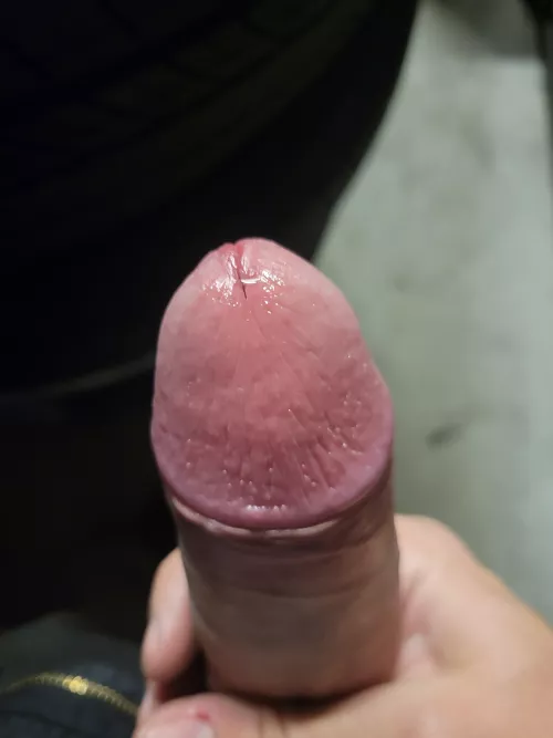 At work been edging for a hour now someone give me some content to cum to