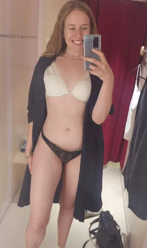 Changing room pic [F]