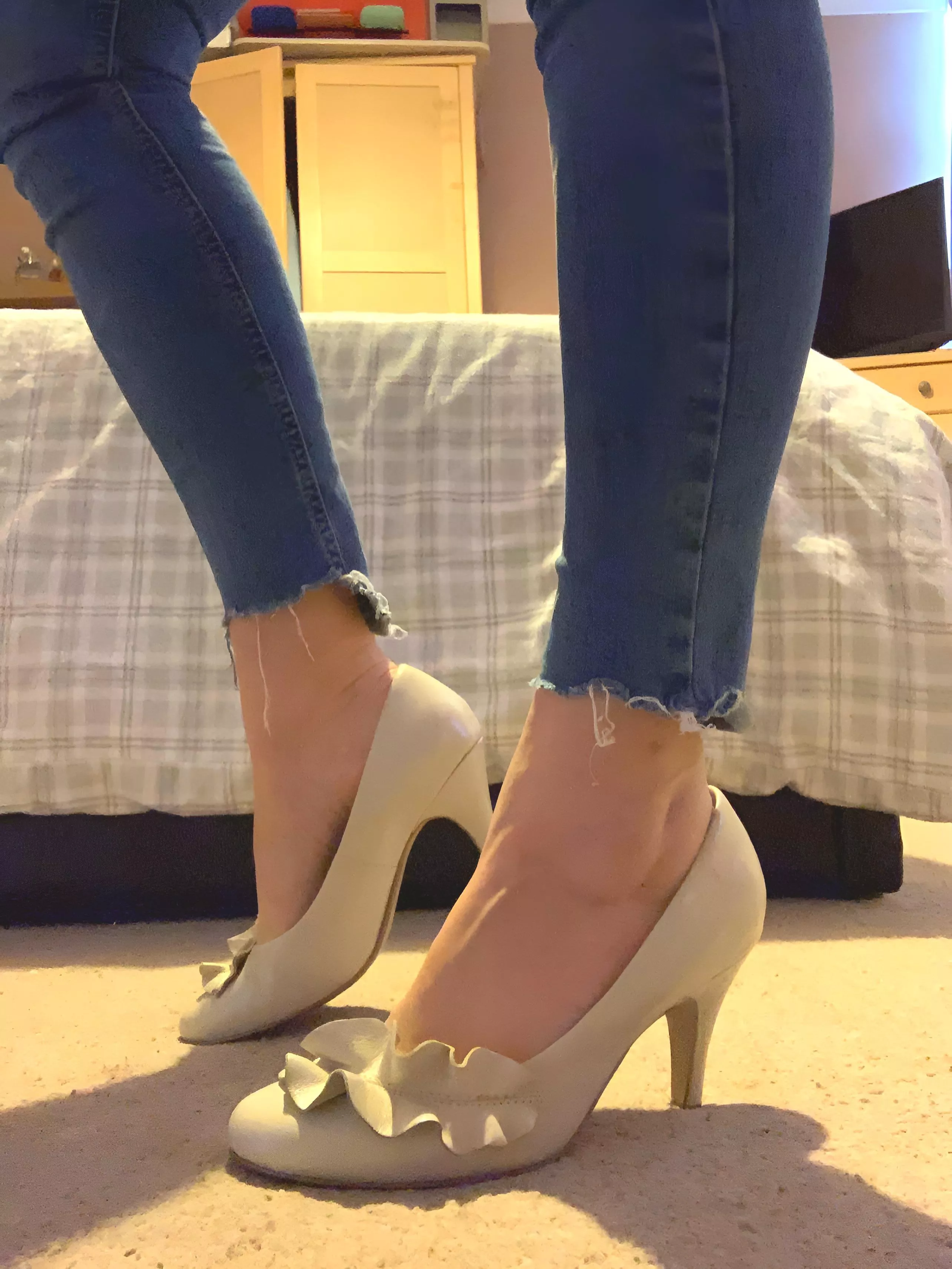 Cream leather court shoes, simple but cute
