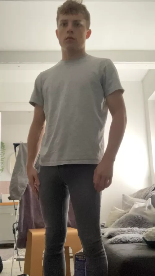 Do we still like skinny jeans?