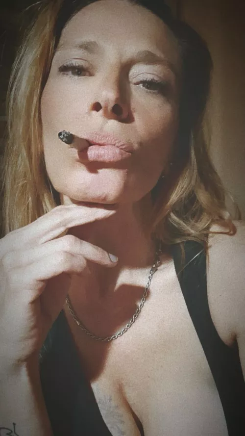 Do you want to fuck me and smoke with me?