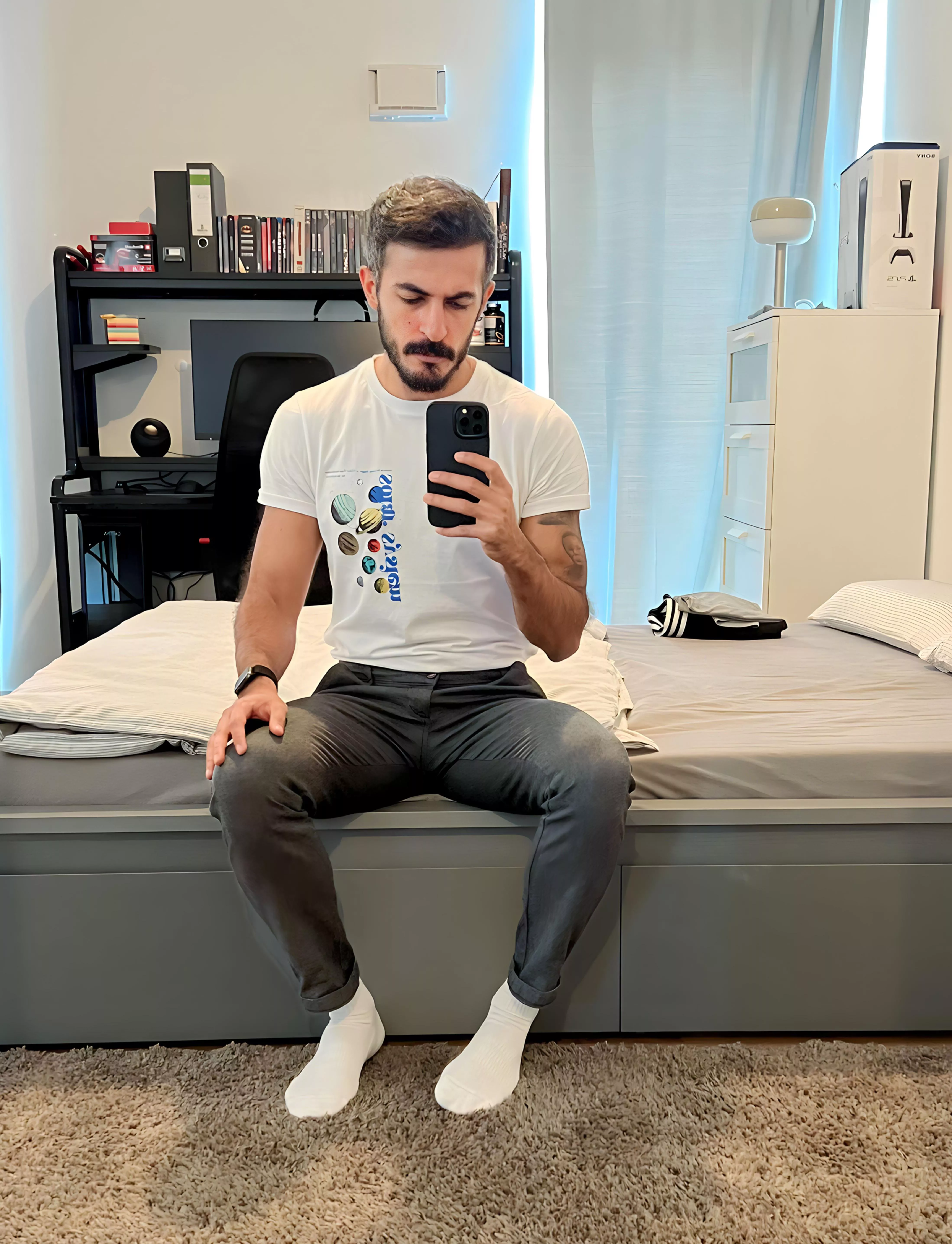 Found another cool way to make selfies. 🤳 Found another cool way to make selfies. 🤳