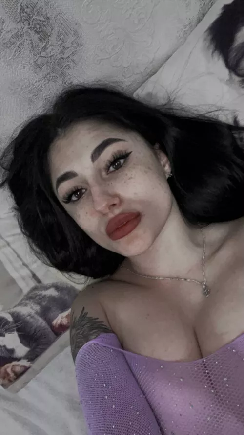 No make-up, just freckles