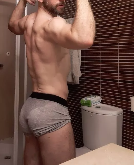 Post gym sweatiness 💦