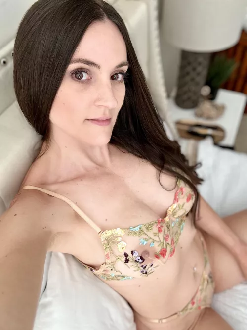 Saturday snuggle session? (F40)