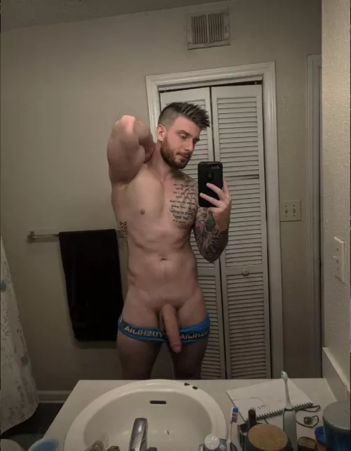 Serious question, would you top a bigger guy like me, bro? (32)